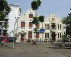 Many popular museums like Wayang Museum, Fine Arts, and Ceramics Museum located here. So you can spend a good time in this square.